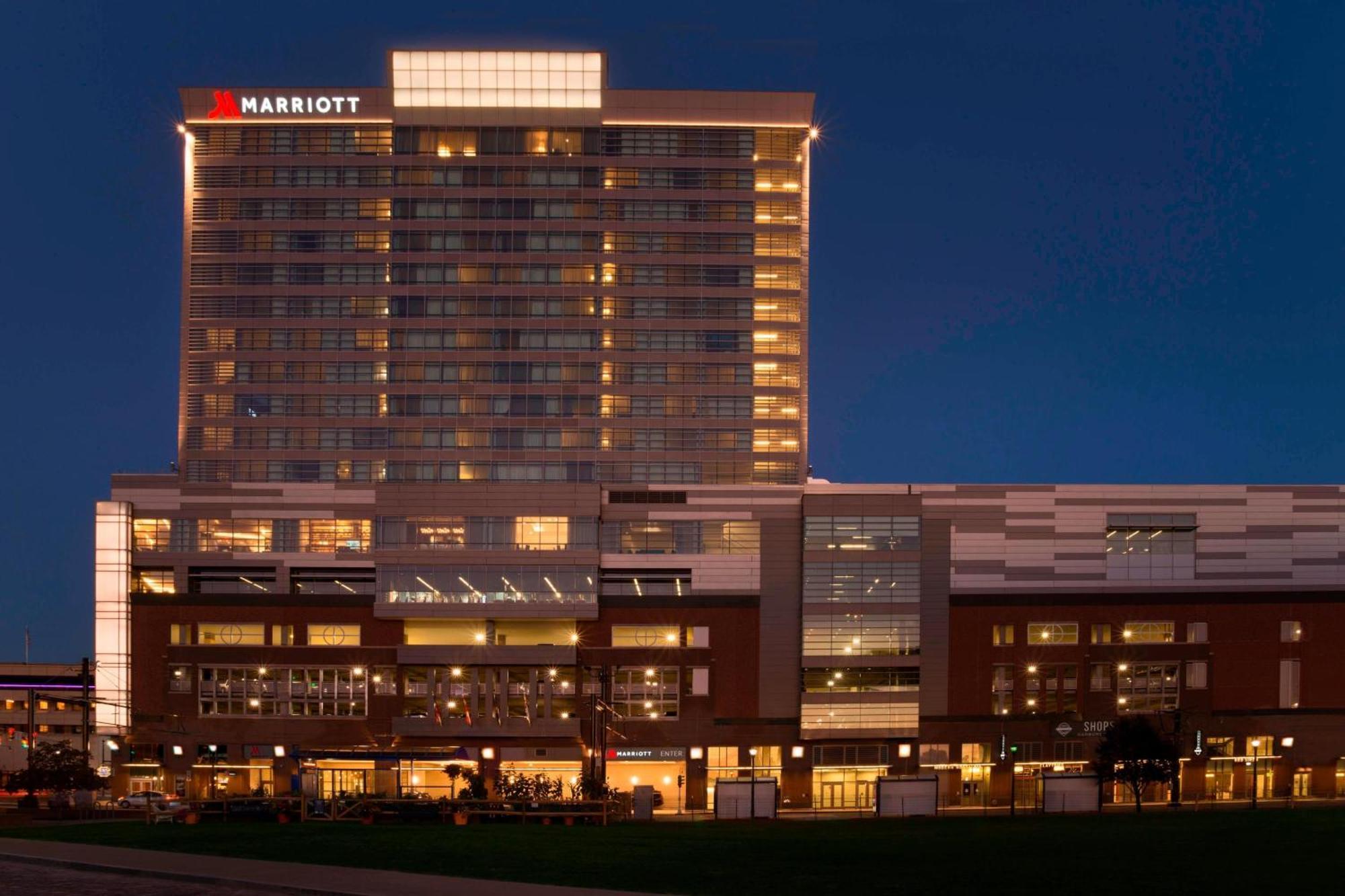 Buffalo Marriott At Lecom Harborcenter Exterior foto