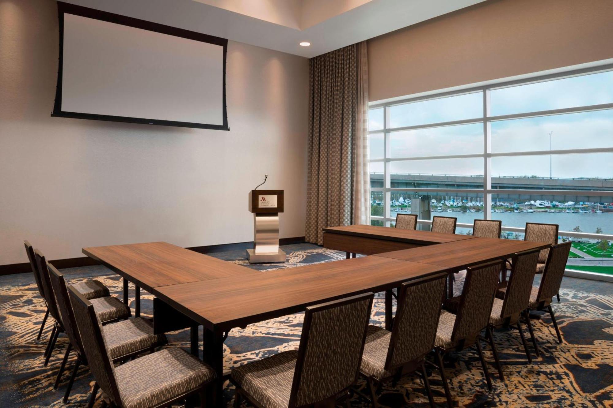 Buffalo Marriott At Lecom Harborcenter Exterior foto